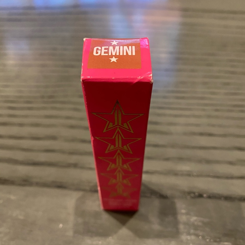 JSC Velour Liquid Lipstick in Gemini